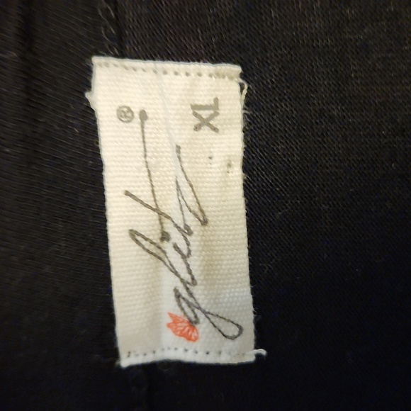 Top - Picture 2 of 3